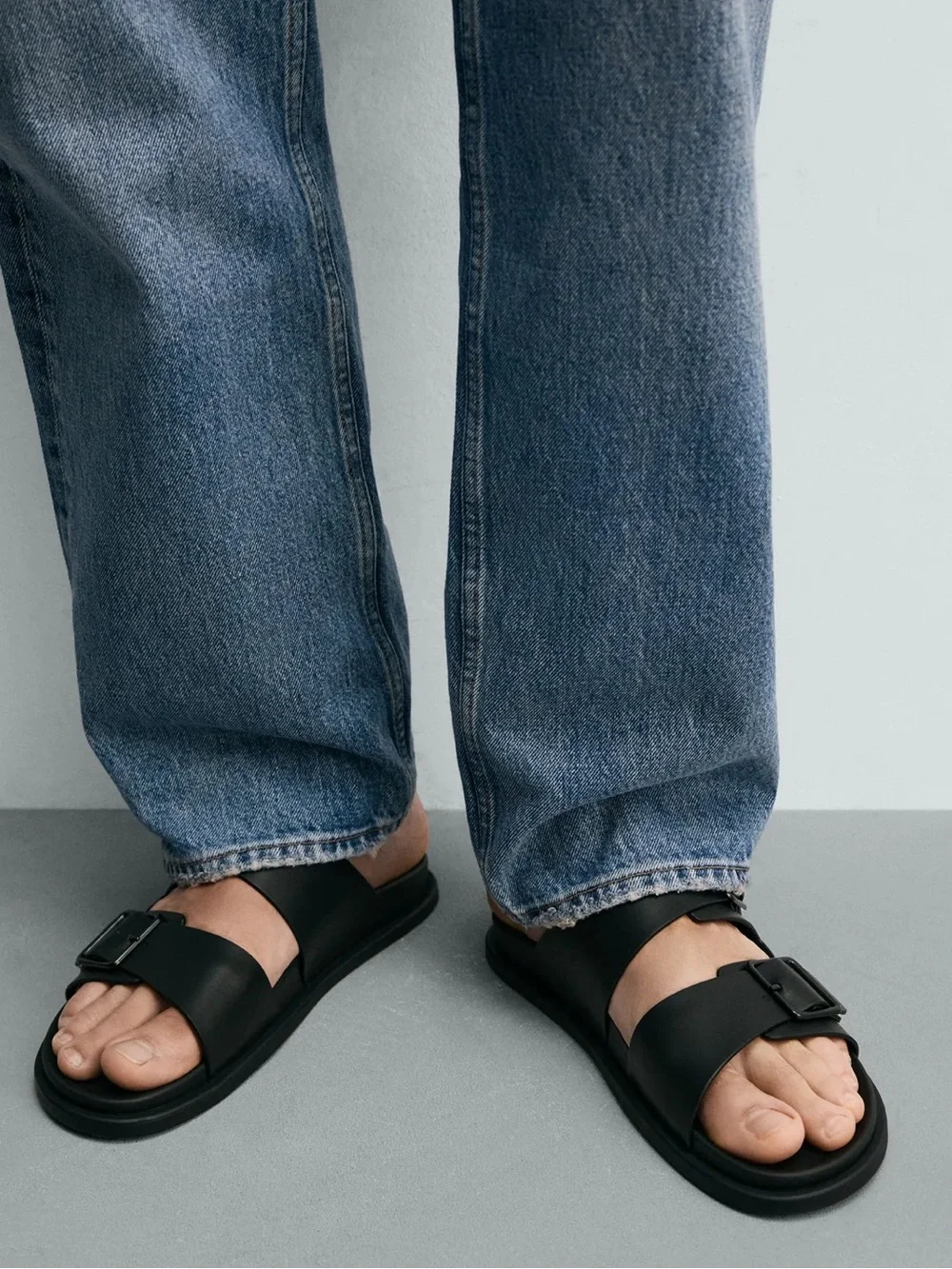 Zara Men's Black Double-Buckle Slide Sandals